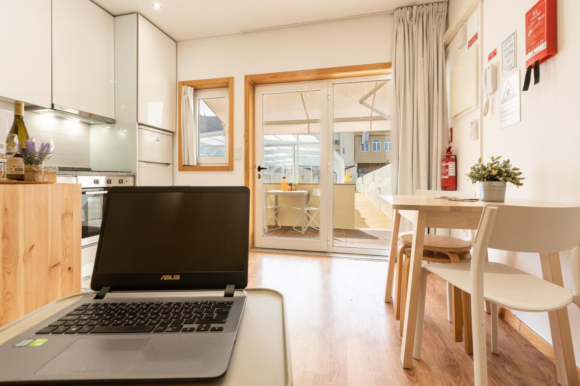 731 Costa Cabral Metro Residence Porto Værelse billede